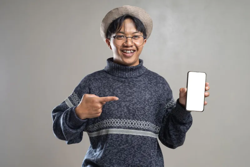Forget Posting — The Smartest Creators Are Going Viral in Someone Else's Comment Section